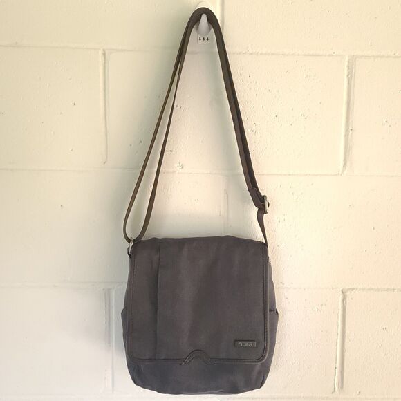 Tumi Mini Messenger / Cross Body Bag Gray Brown Trim EXCELLENT CONDITION! 10x8 - Picture 2 of 16